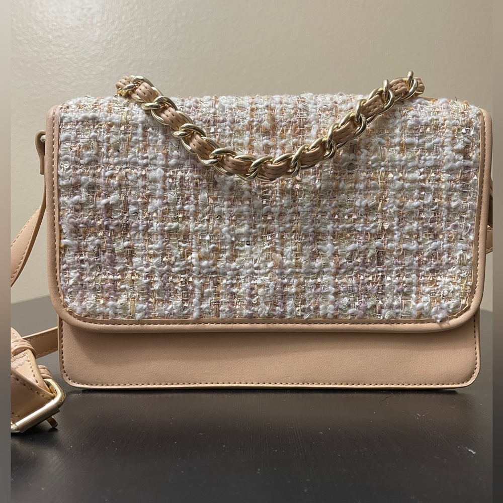 Flap crossbody with chain handle